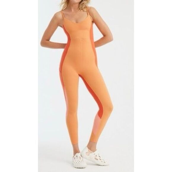 NWT Outdoor Voices Zoom Full Length Built In Bra Sunstone Yoga Bodysuit XS